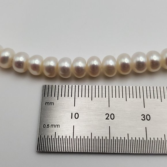 16 Inch 925 Sterling Silver Beautiful Pearls Necklace - Picture 6 of 7